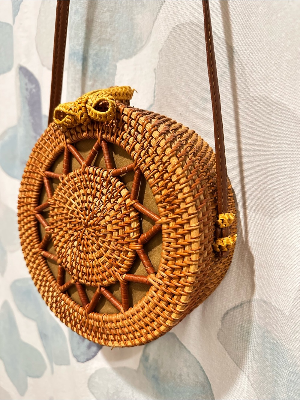 Round Woven Rattan Crossbody Bag in Brown